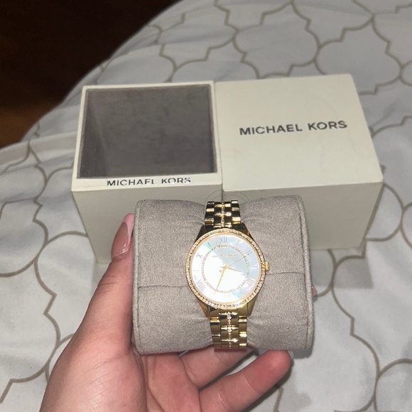 MICHEAL KORS WATCH 😍 - Picture 1 of 5